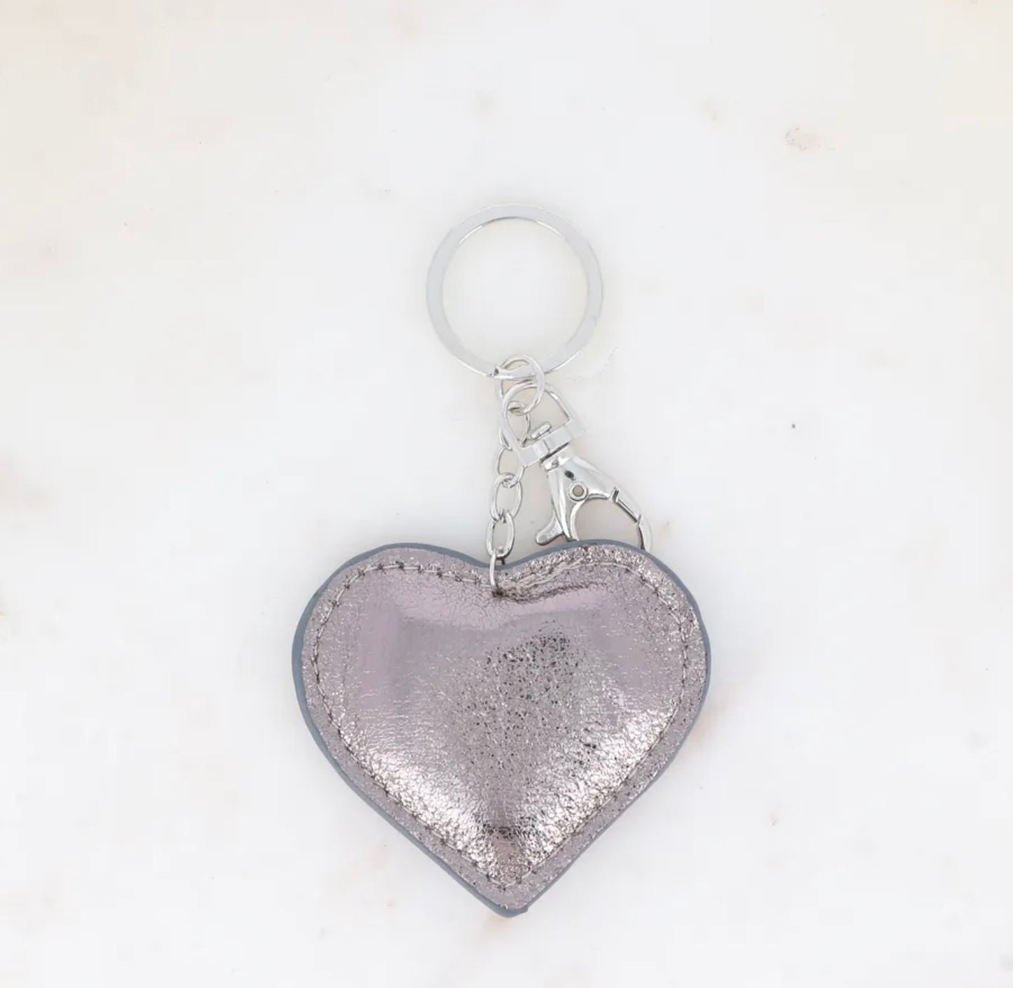 Porte clés cœur gris violine